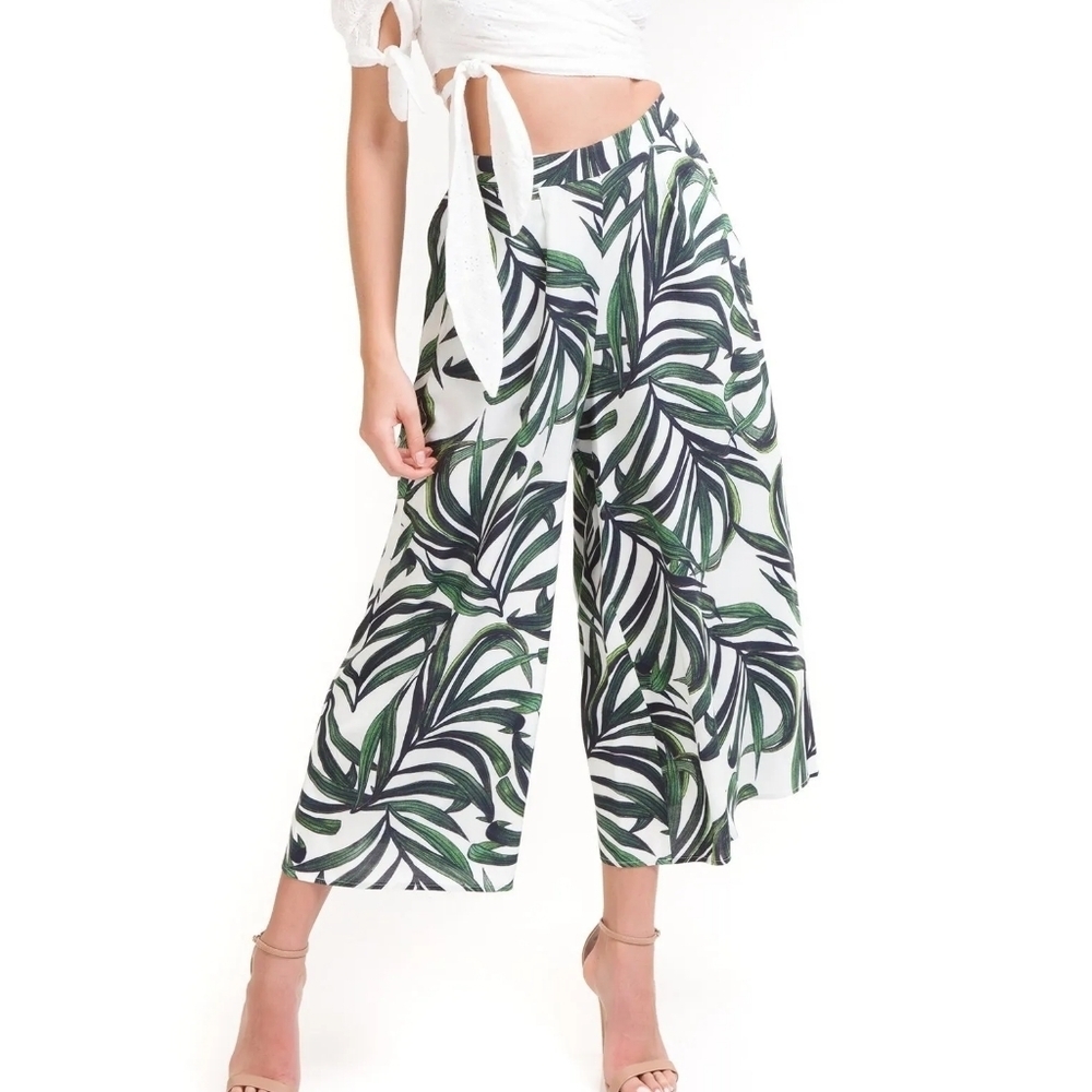 ELIANE ROSE Leafy Gaucho Tropical Pattern On White Cropped Flare Pant Size XL